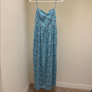Long flowy multicolor dress that ties in the back